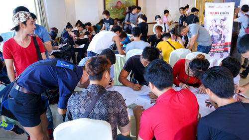 Trai gái miền Tây nườm nượp đi sơ tuyển VNTM 2015 - 5