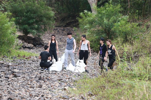 Điệp vụ tuyệt mật: Hồng Quế công khai tình cảm với Harry Lu - 1