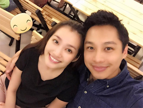 Hai con Hồng Nhung hạnh phúc trong ngày tổng kết năm học - 6