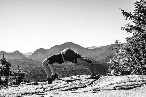 Mang thai đôi 35 tuần, mẹ vẫn “trồng cây chuối” cực đỉnh - 5