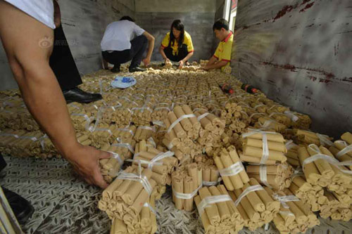 TQ: Vác 4 tấn tiền xu đi mua ô tô - 3