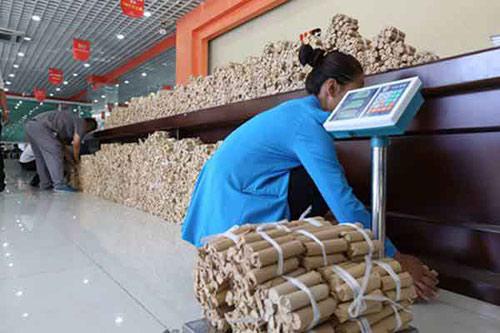 TQ: Vác 4 tấn tiền xu đi mua ô tô - 5