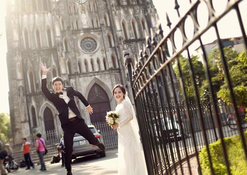 Ảnh cưới giữa phố phường của cặp đôi yêu nhau 10 năm - 6