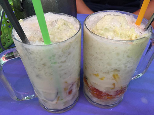 Hàng chè Thái bán cả nghìn ly mỗi tối ở Sài Gòn - 2