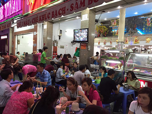 Hàng chè Thái bán cả nghìn ly mỗi tối ở Sài Gòn - 1