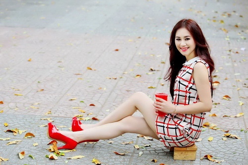 Hoa hậu Mỹ Vân U40 vẫn sành điệu xuống phố - 7