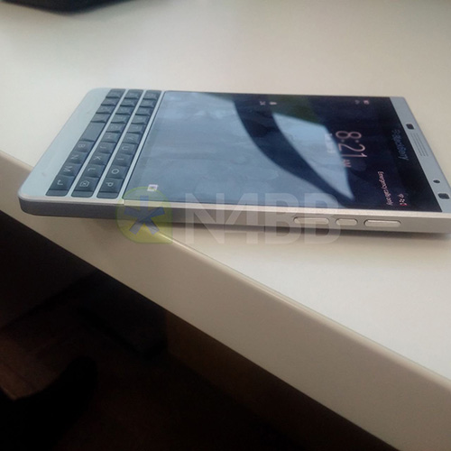 Lộ diện BlackBerry Olso, “anh em” của Passport - 3