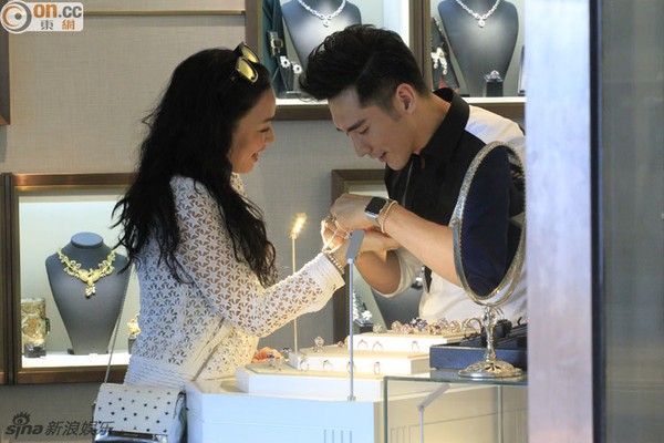 Huỳnh Dịch lộ mặt quot;sưng phùquot; xuống sắc - 8