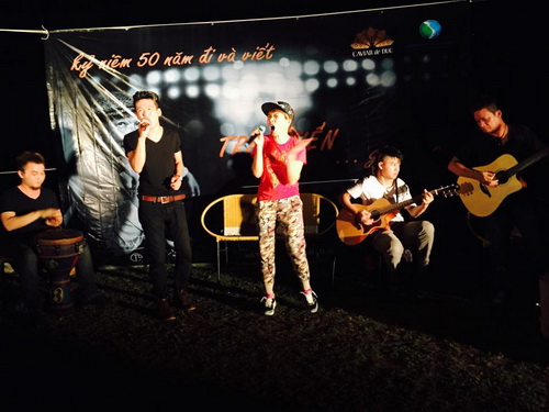 Hà Trần, Đoan Trang về vùng quot;hẻo lánhquot; hát với Trần Tiến - 17