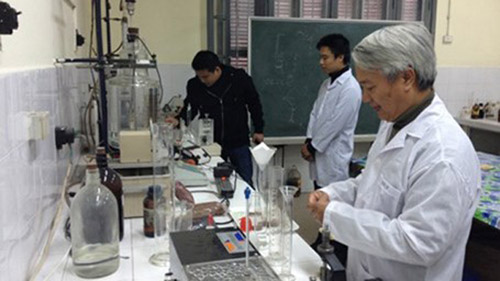 Gặp người thầy #039;chế biến#039; nước sông Tô Lịch để uống - 1