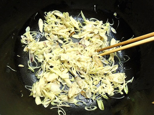 Thịt chân giò xào lăn đậm đà - 7