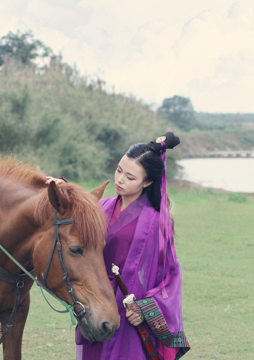 Nữ sinh Báo chí nhận #039;bão like#039; vì giống hệt Hoa hậu Kỳ Duyên - 9