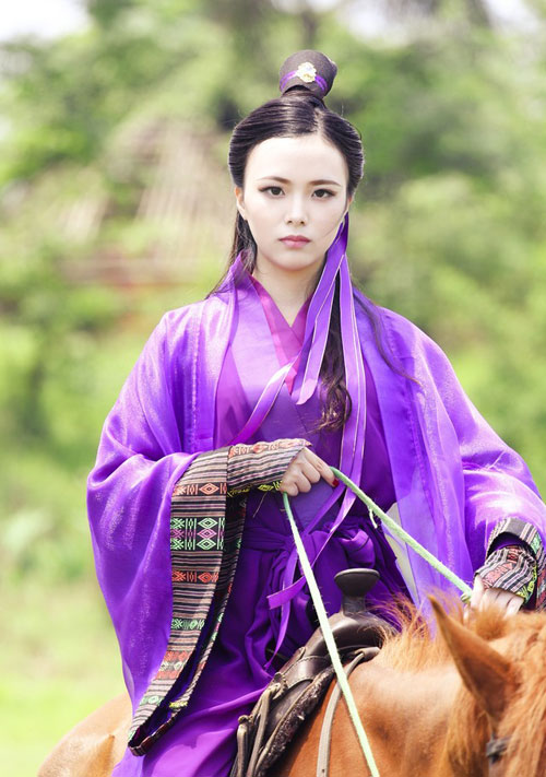 Nữ sinh Báo chí nhận #039;bão like#039; vì giống hệt Hoa hậu Kỳ Duyên - 8