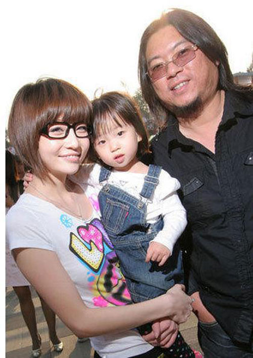 Những bà mẹ trẻ nhất showbiz Hoa ngữ - 8