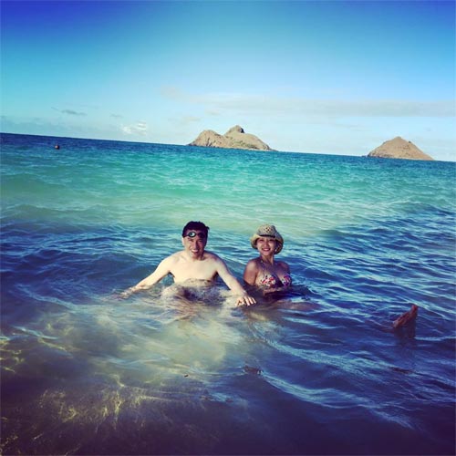 Ốc Thanh Vân đùa nghịch cùng 3 con trong bể bơi - 9