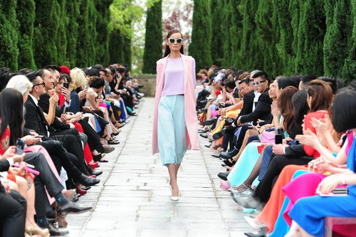 NTK Đỗ Mạnh Cương lăng-xê quot;mốt lạquot; giữa mùa hè - 1