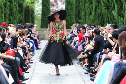 NTK Đỗ Mạnh Cương lăng-xê quot;mốt lạquot; giữa mùa hè - 9