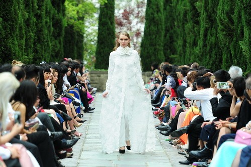 NTK Đỗ Mạnh Cương lăng-xê quot;mốt lạquot; giữa mùa hè - 16