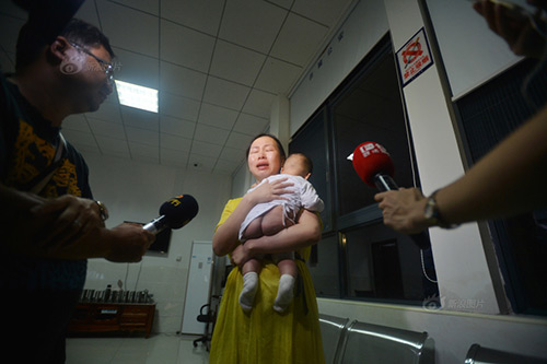 TQ: Toàn cảnh vụ bắt cóc bé 5 tháng giữa nơi công cộng gây xôn xao - 11