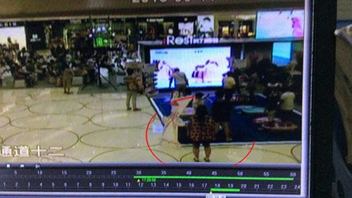 TQ: Toàn cảnh vụ bắt cóc bé 5 tháng giữa nơi công cộng gây xôn xao - 2