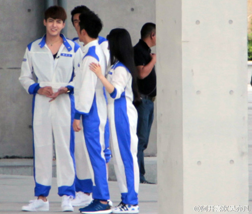 Phạm Băng Băng thoải mái ôm ấp Lý Thần - 1