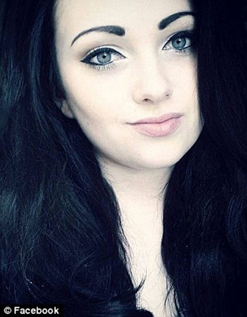 Làm bạn gái tử vong vì vừa lái xe vừa hôn - 1