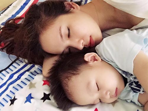 Đàm Vĩnh Hưng khiến fan thích thú với thời trang quot;lòe loẹtquot; - 11