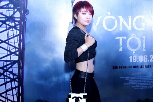 Tinna Tình lần đầu khoe khuyên rốn táo bạo - 2