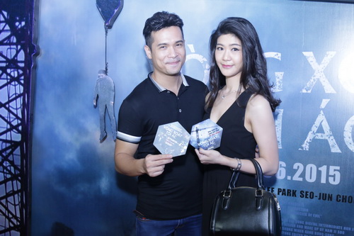 Tinna Tình lần đầu khoe khuyên rốn táo bạo - 9