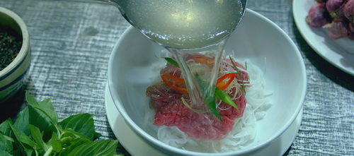 Tinna Tình lần đầu khoe khuyên rốn táo bạo - 14