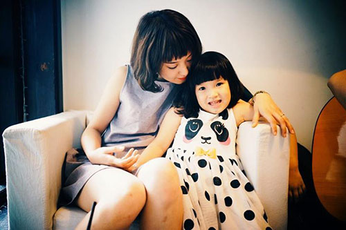 Những single mom cực “hot” trên mạng vì xinh đẹp và tài năng - 12