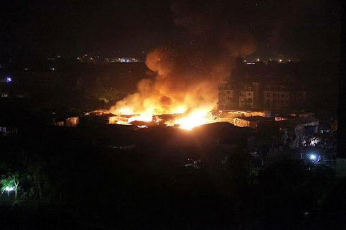 Hà Nội: Cháy lớn, hàng ngàn công nhân ôm đồ tháo chạy - 1