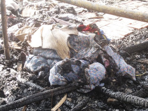 Hà Nội: Cháy lớn, hàng ngàn công nhân ôm đồ tháo chạy - 3