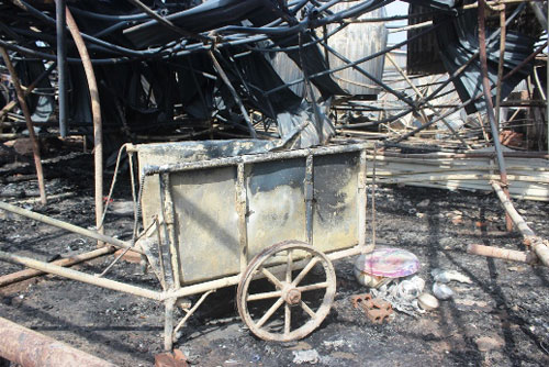 Hà Nội: Cháy lớn, hàng ngàn công nhân ôm đồ tháo chạy - 5