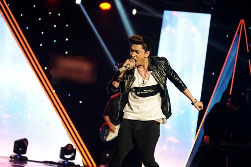 Yến Trang quot;nổi da gàquot; khi nghe Hoàng Yến Chibi hát - 7