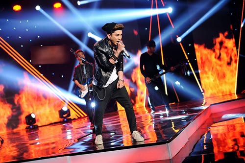 Yến Trang quot;nổi da gàquot; khi nghe Hoàng Yến Chibi hát - 8