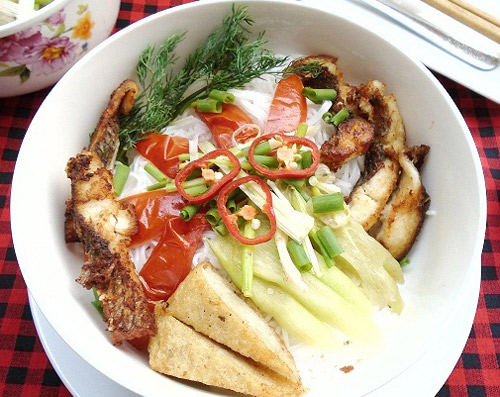 Bữa sáng ngon mê với bún cá tại nhà - 8