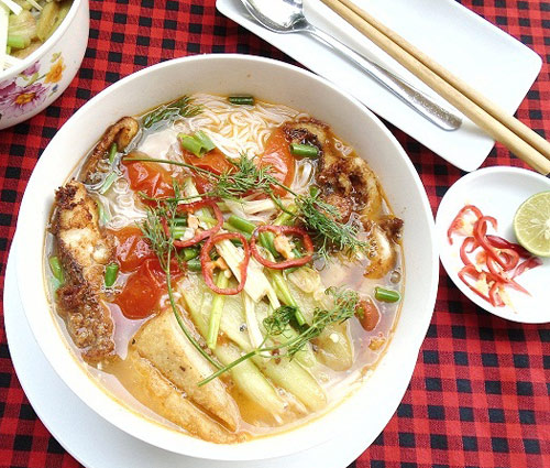 Bữa sáng ngon mê với bún cá tại nhà - 9