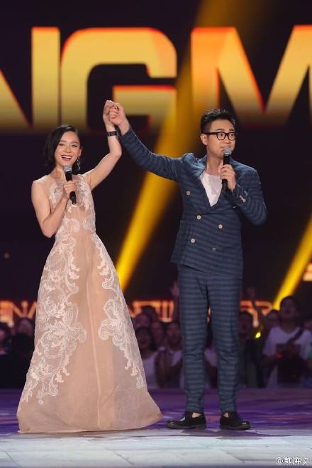 quot;A Châuquot; Lưu Đào một mình lái xế tiền tỷ đi mua sắm - 12