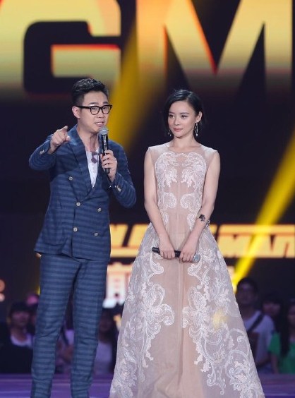 quot;A Châuquot; Lưu Đào một mình lái xế tiền tỷ đi mua sắm - 7