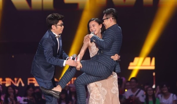 quot;A Châuquot; Lưu Đào một mình lái xế tiền tỷ đi mua sắm - 8