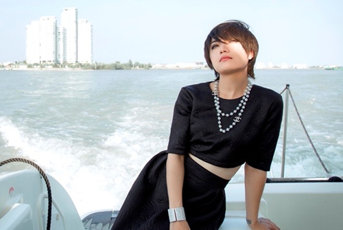 Tinna Tình quyến rũ trên du thuyền sang trọng - 3