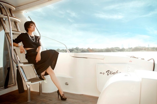 Tinna Tình quyến rũ trên du thuyền sang trọng - 4