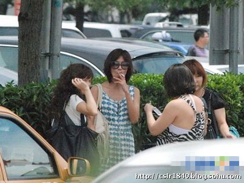 Khi các ngôi sao Cbiz quot;phì phèoquot; thuốc lá - 14