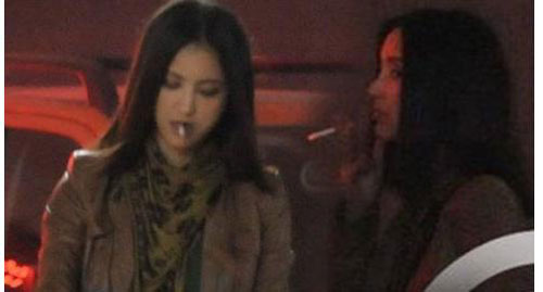 Khi các ngôi sao Cbiz quot;phì phèoquot; thuốc lá - 19