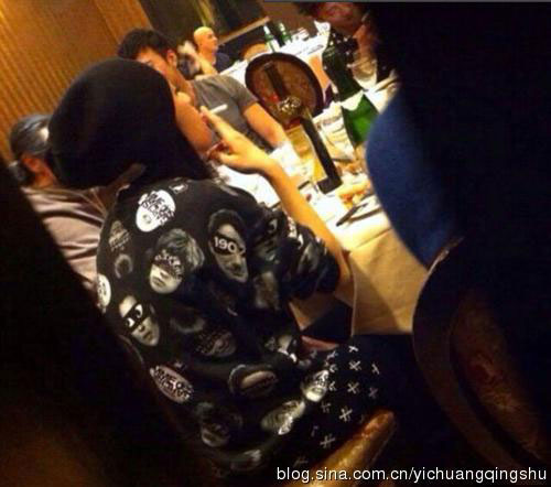 Khi các ngôi sao Cbiz quot;phì phèoquot; thuốc lá - 9