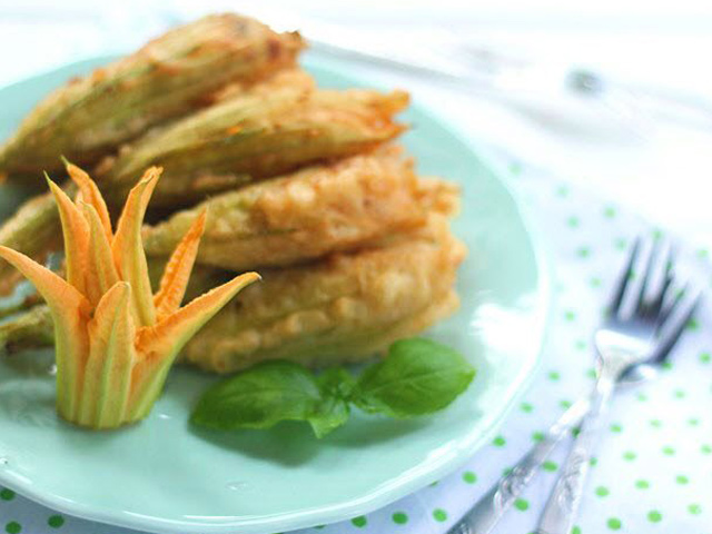 Hoa bí nhồi tôm, cá chiên giòn - 5