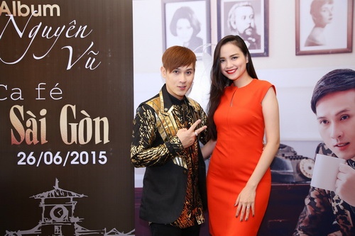 HH Diễm Hương đẹp quot;mũm mĩmquot; chúc mừng Nguyên Vũ - 1