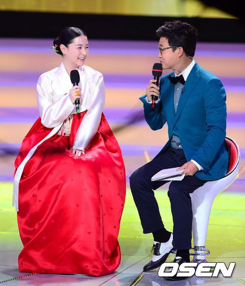 Chấm điểm sao Hàn mặc áo Hanbok truyền thống - 4