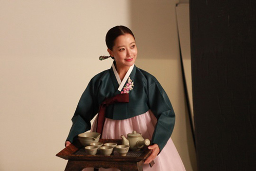 Chấm điểm sao Hàn mặc áo Hanbok truyền thống - 5